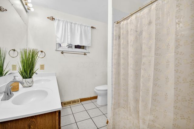 117 Charward Road SW, Reynoldsburg, OH 43068