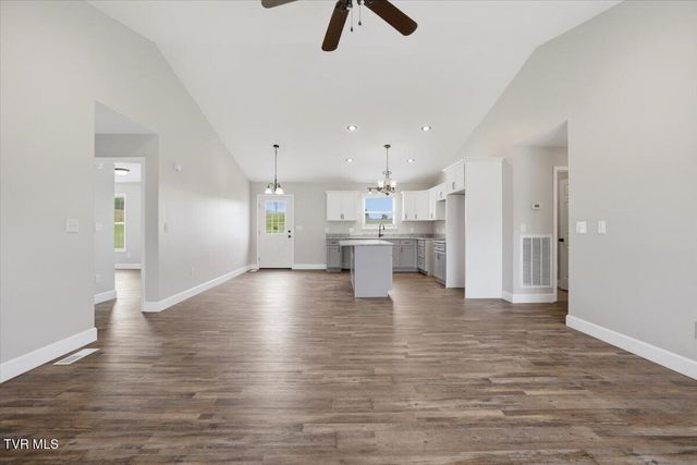 520 Calico Road, Afton, TN 37616