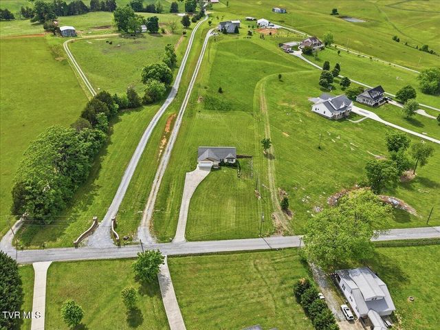 520 Calico Road, Afton, TN 37616