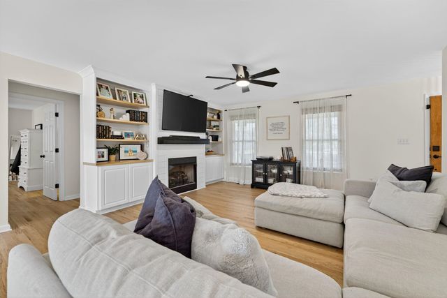 309 Silhouette Trace, Boiling Springs, SC 29316
