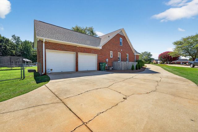 309 Silhouette Trace, Boiling Springs, SC 29316