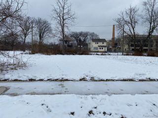 398 Louise Street, Highland Park, MI 48203