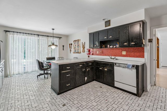20 Kean Road, Short Hills, NJ 07078