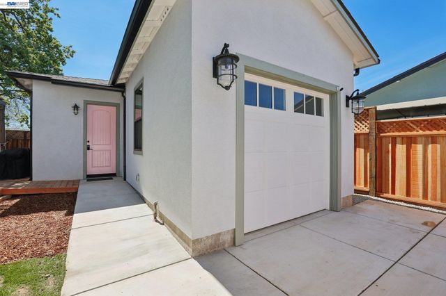 2633 Regent Rd, Livermore, CA 94550