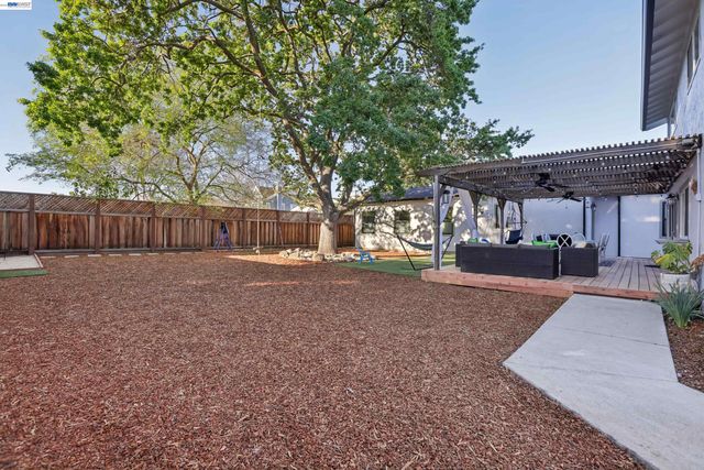 2633 Regent Rd, Livermore, CA 94550