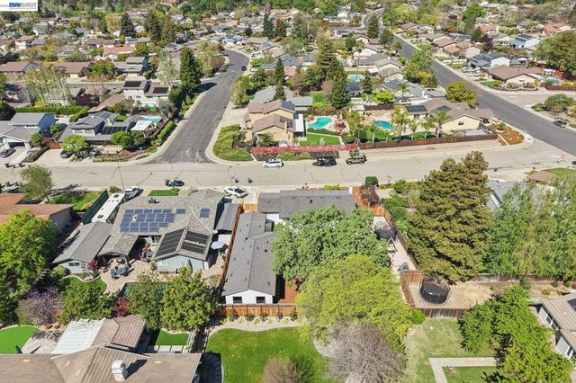 2633 Regent Rd, Livermore, CA 94550