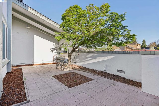 2633 Regent Rd, Livermore, CA 94550