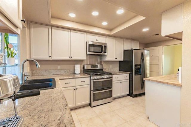 1433 Grey Oaks Court, Oceanside, CA 92056