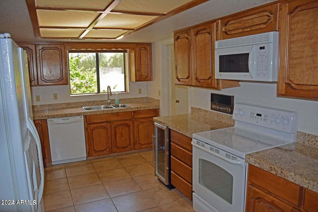 7435 E Sundance Trail 403, Carefree, AZ 85377 — photo 3