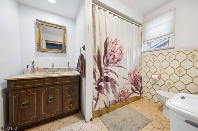 244 Elm Ave, Bogota Boro, NJ 07603