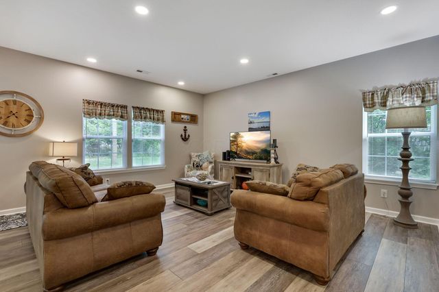 13428 Pine Road NE, Thornville, OH 43076