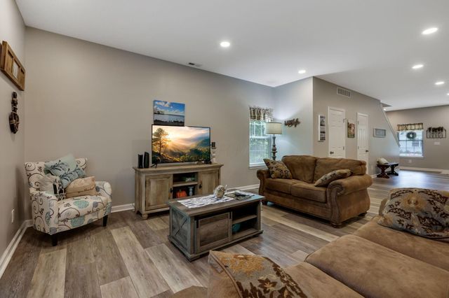 13428 Pine Road NE, Thornville, OH 43076