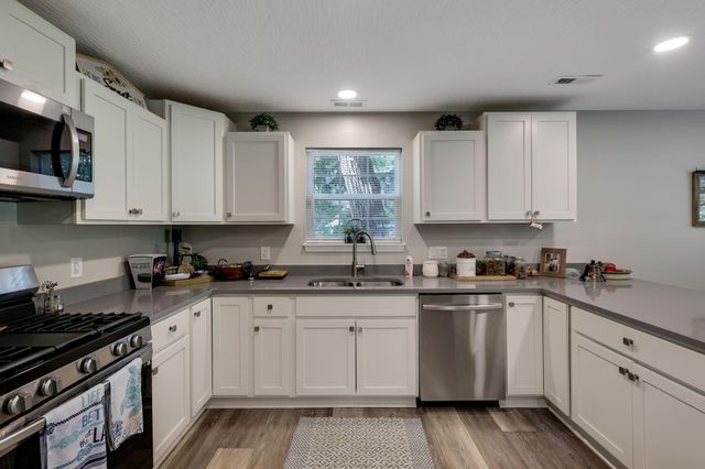 13428 Pine Road NE, Thornville, OH 43076