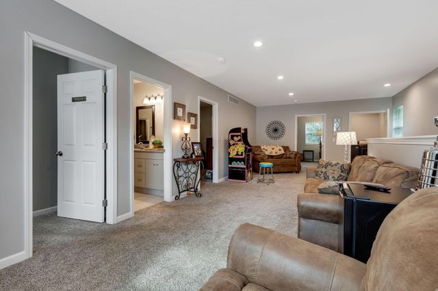 13428 Pine Road NE, Thornville, OH 43076
