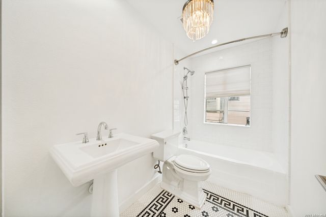 1218 Vanderbilt, San Antonio, TX 78210