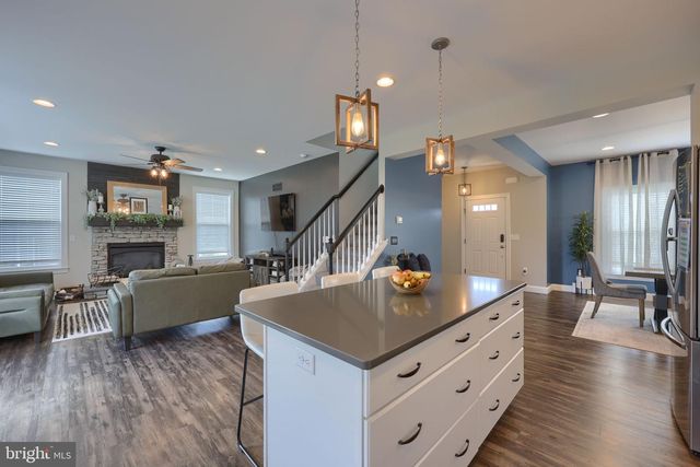 141 E VALLEY RD, Denver, PA 17517