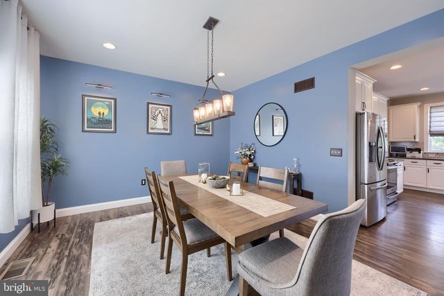 141 E VALLEY RD, Denver, PA 17517