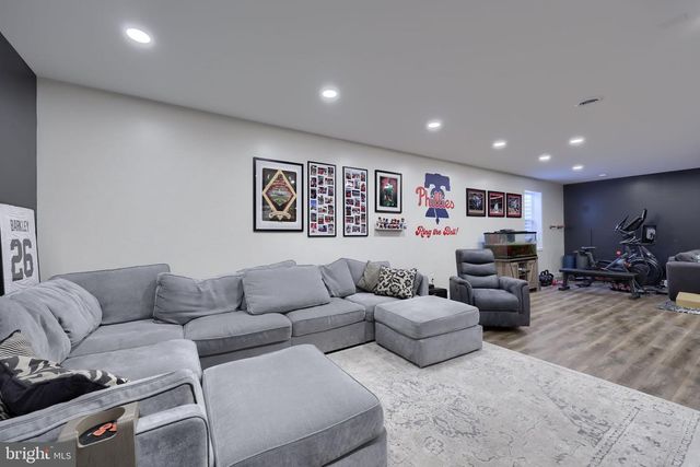 141 E VALLEY RD, Denver, PA 17517