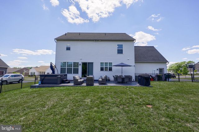 141 E VALLEY RD, Denver, PA 17517