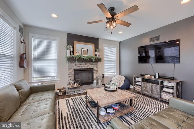 141 E VALLEY RD, Denver, PA 17517