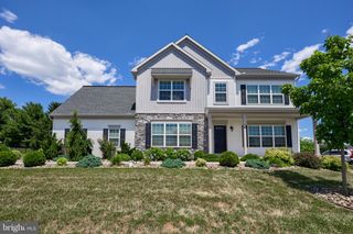141 E VALLEY RD, Denver, PA 17517