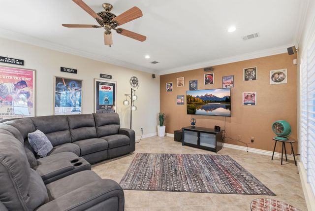 18848 Harbor Side Boulevard, Montgomery, TX 77356