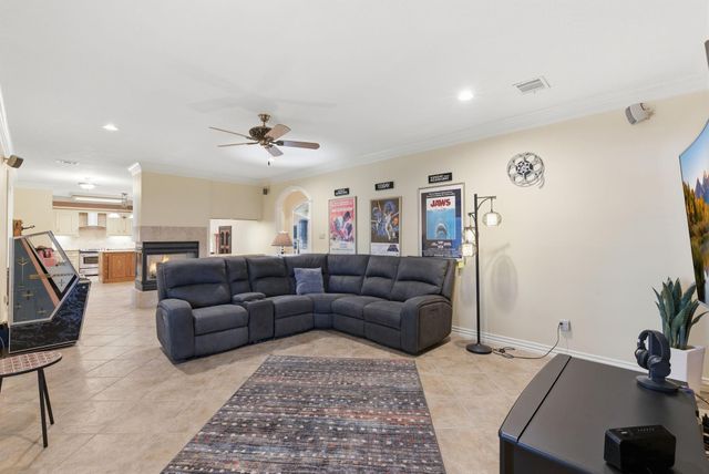 18848 Harbor Side Boulevard, Montgomery, TX 77356