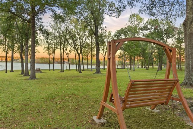 18848 Harbor Side Boulevard, Montgomery, TX 77356