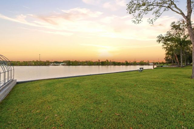 18848 Harbor Side Boulevard, Montgomery, TX 77356