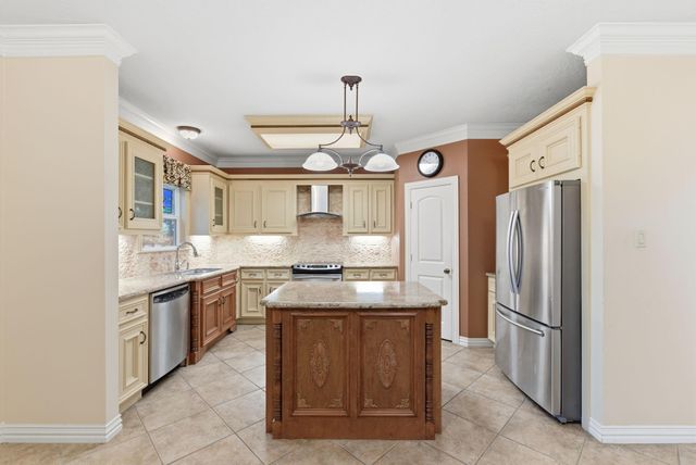 18848 Harbor Side Boulevard, Montgomery, TX 77356