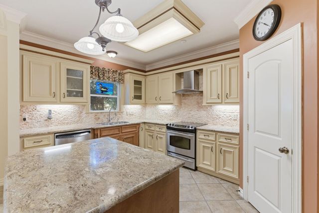 18848 Harbor Side Boulevard, Montgomery, TX 77356