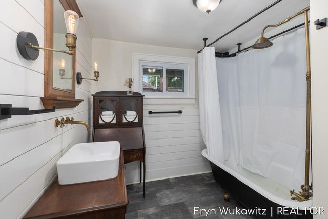 1038 Widdicomb Avenue Nw, City Of Grand Rapids, MI 49504