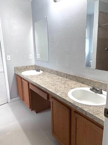 2444 PARSONS POND CIRCLE, Kissimmee, FL 34743