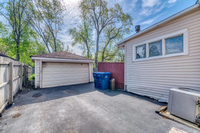 1431 N Hillside Avenue, Berkeley, IL 60163