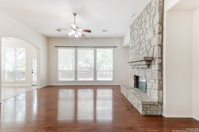 322 WAXBERRY TRL, San Antonio, TX 78256