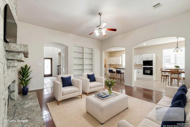 322 WAXBERRY TRL, San Antonio, TX 78256