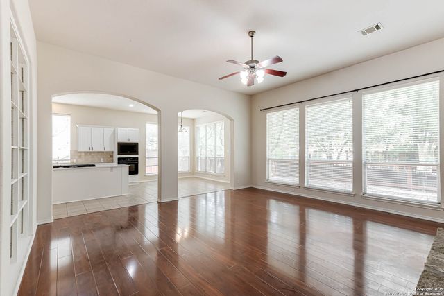 322 WAXBERRY TRL, San Antonio, TX 78256