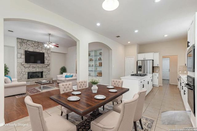 322 WAXBERRY TRL, San Antonio, TX 78256