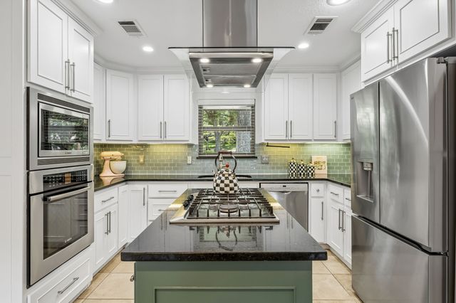 9812 Ravensway Drive, Dallas, TX 75238