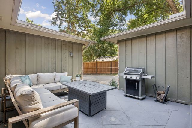 9812 Ravensway Drive, Dallas, TX 75238