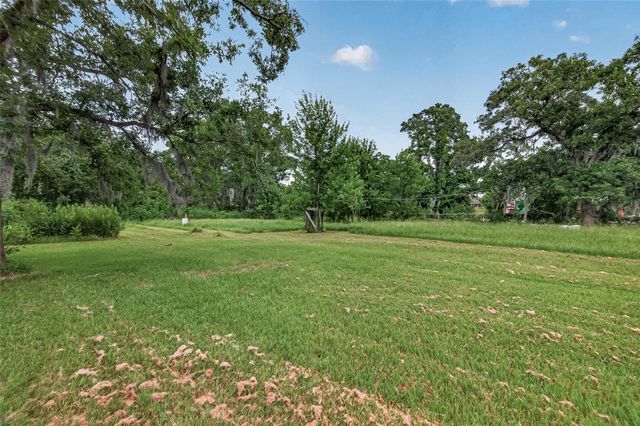 701 Hamblen Road, Houston, TX 77339