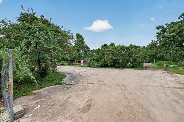 701 Hamblen Road, Houston, TX 77339