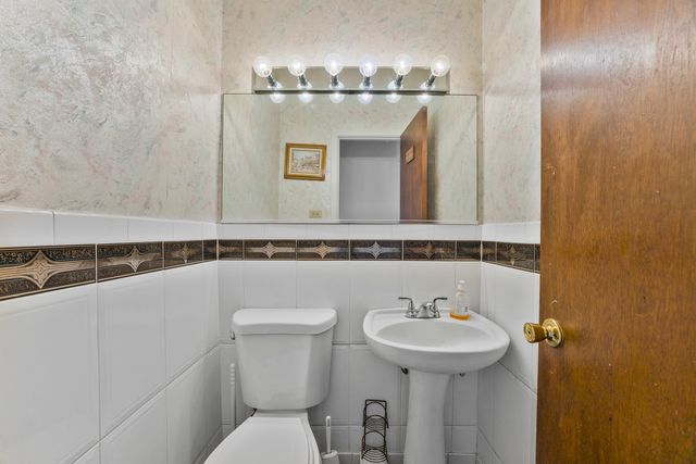 19213 Center Avenue, Homewood, IL 60430