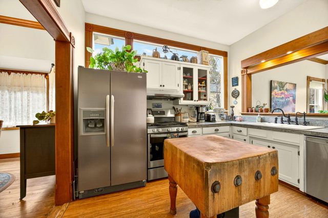 156 8th Street, Ashland, OR 97520