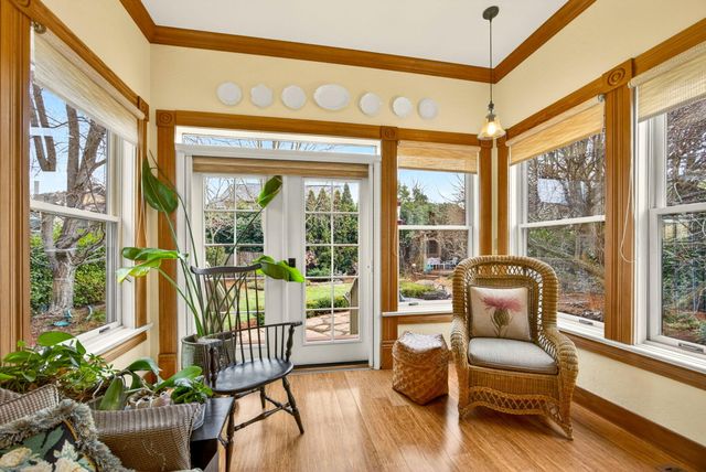 156 8th Street, Ashland, OR 97520