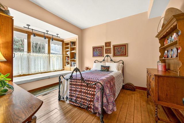 156 8th Street, Ashland, OR 97520