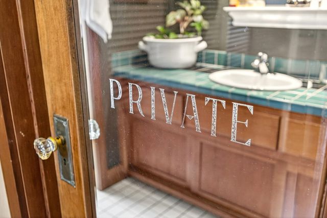 156 8th Street, Ashland, OR 97520