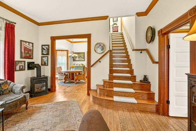 156 8th Street, Ashland, OR 97520