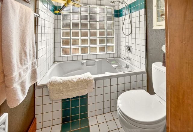 156 8th Street, Ashland, OR 97520