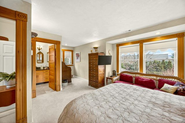 156 8th Street, Ashland, OR 97520